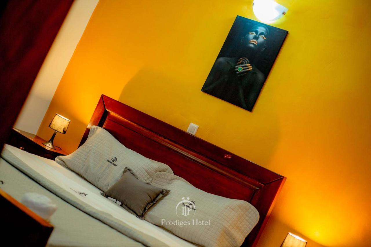 Prodiges Hotel Яунде Экстерьер фото