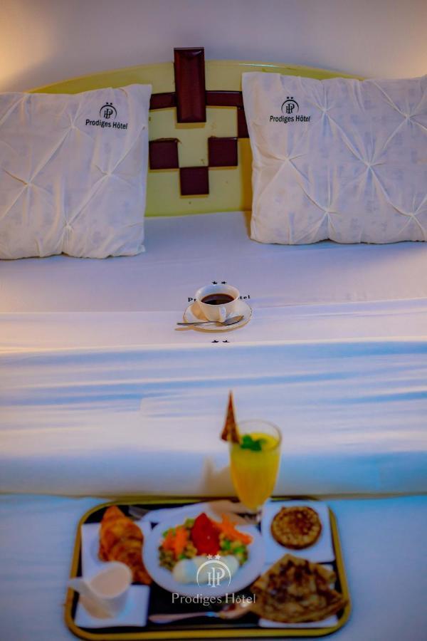 Prodiges Hotel Яунде Экстерьер фото